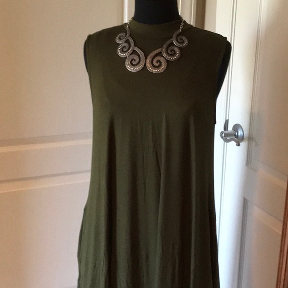 Maxi Dress. Green. - Picture 2 of 4